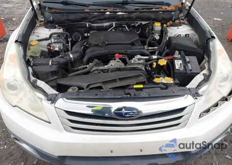 2010 Subaru Outback 2.5I Premium z USA, uszkodzony, nr VIN 4S4BRCCC4A3329527